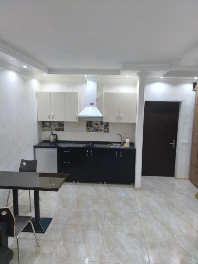Apartment Melashvili 4 บาทูมิ ภายนอก รูปภาพ