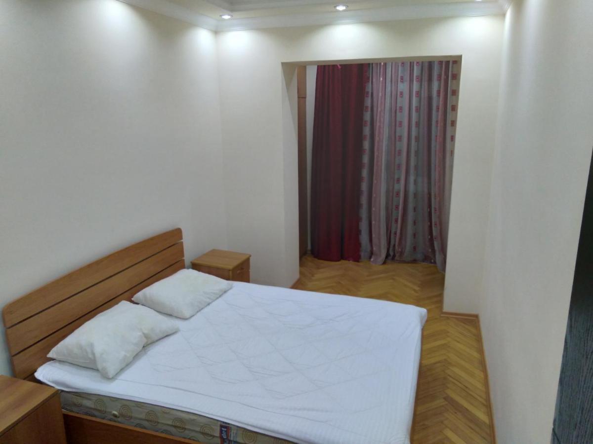 Apartment Melashvili 4 บาทูมิ ภายนอก รูปภาพ