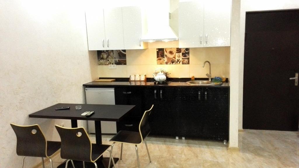 Apartment Melashvili 4 บาทูมิ ภายนอก รูปภาพ