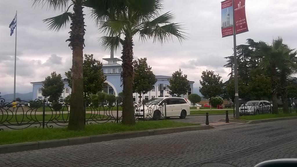 Apartment Melashvili 4 บาทูมิ ภายนอก รูปภาพ